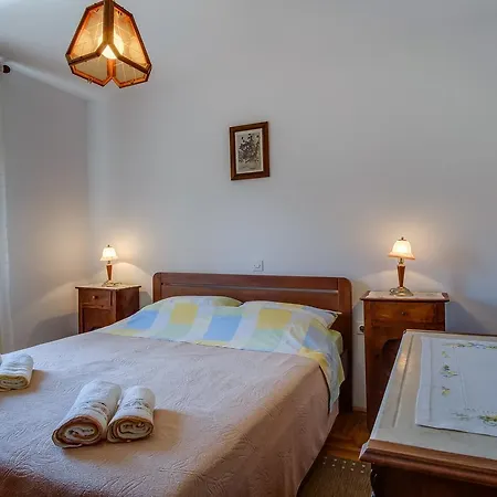 867a Apartment