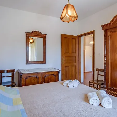Apartment 867a